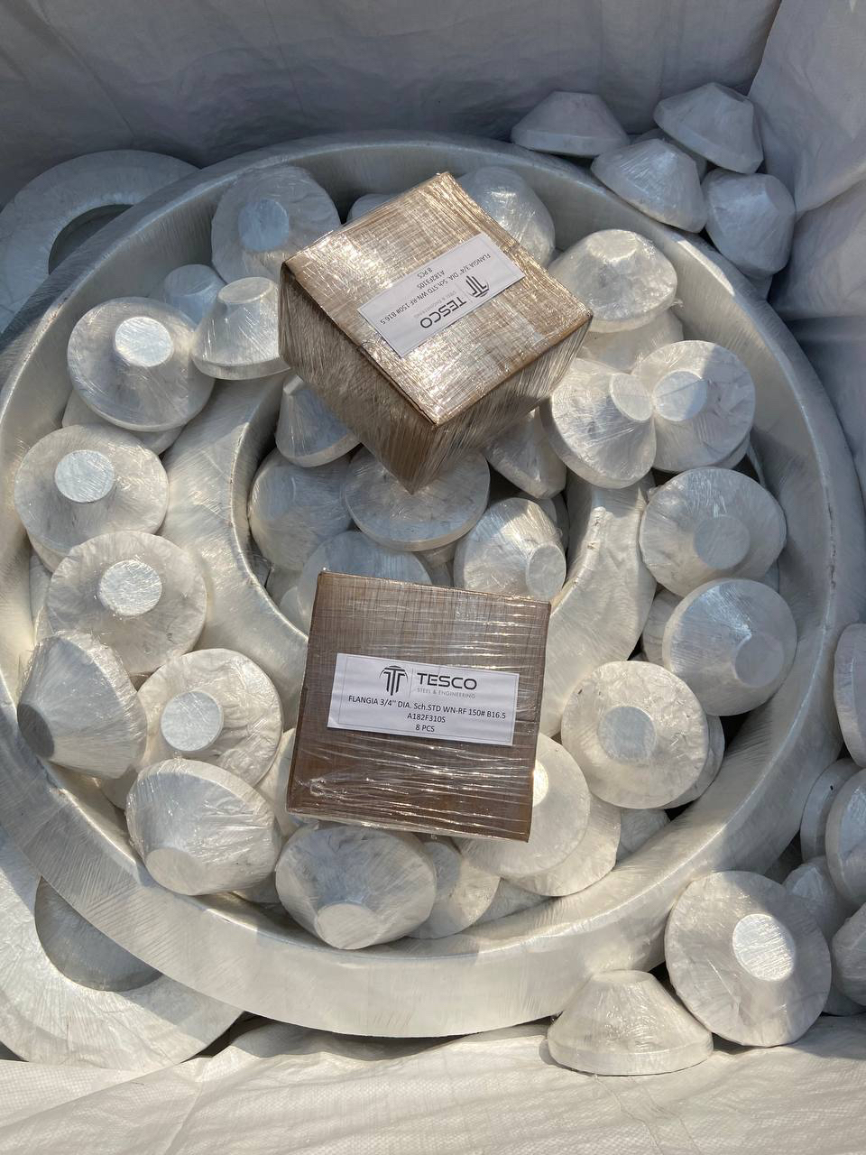 310S stainless steel WN-RF flanges (ASTM A182 F310S, Class 150, ASME B16.5) packed for export
