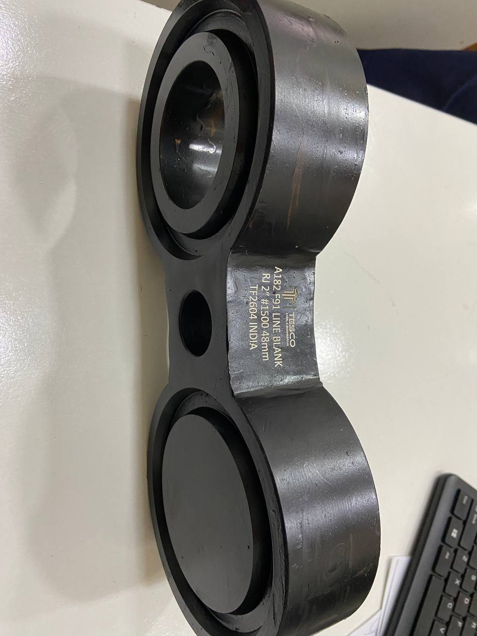 ASTM A105 carbon steel spectacle blind line blank high-pressure RTJ — carbon steel line blind flange manufactured and stamped by Tesco Steel & Engineering India