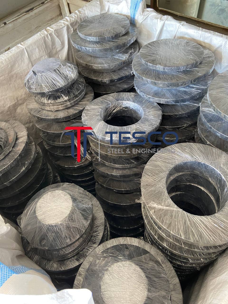 ASTM A182 F11 chrome-moly weld neck and blind flanges export