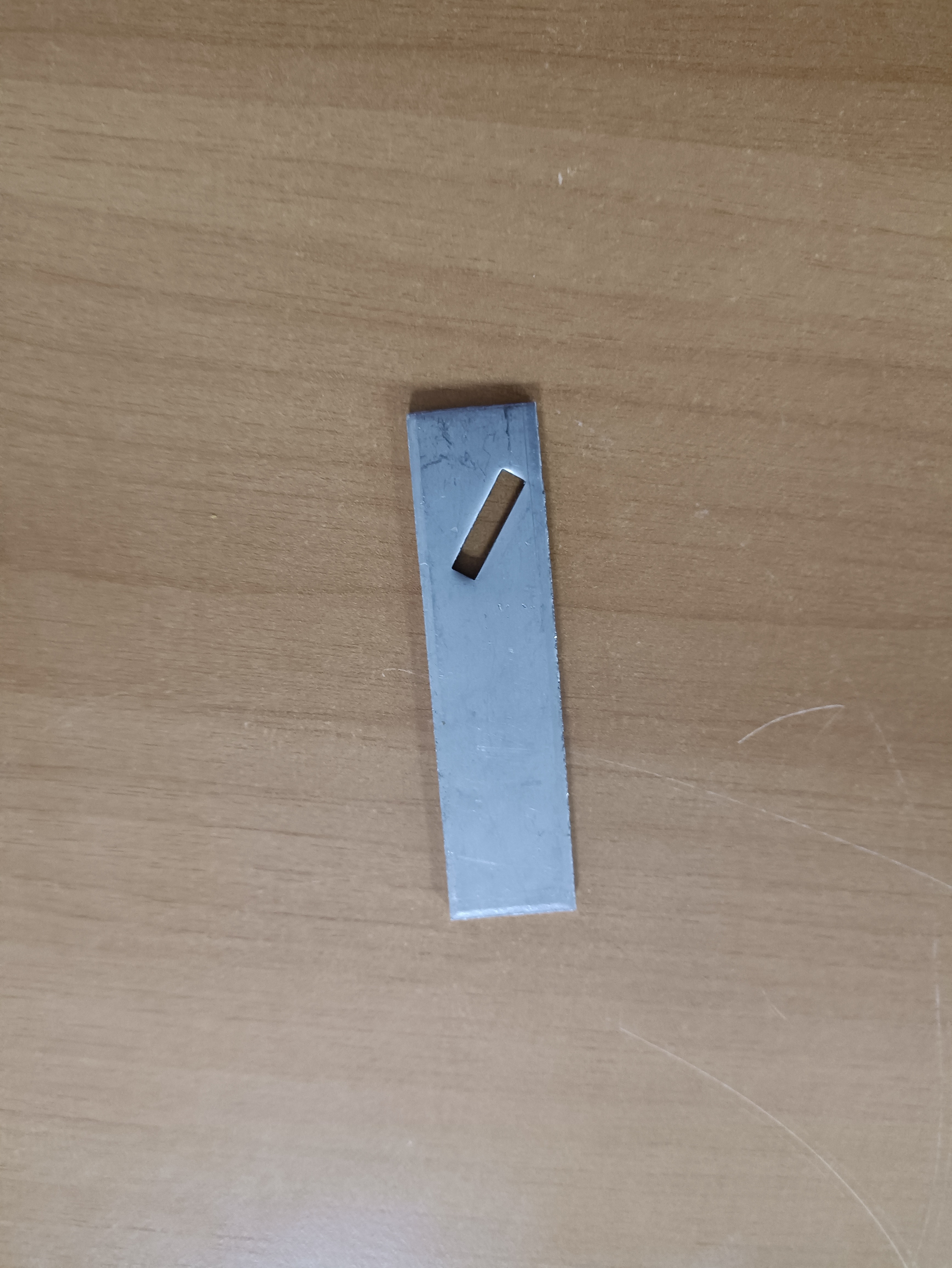 Ceramic fiber blanket fixing stud 15 mm x 85 mm x 3 mm stainless steel furnace insulation anchor with angled punched slot — Tesco Steel & Engineering