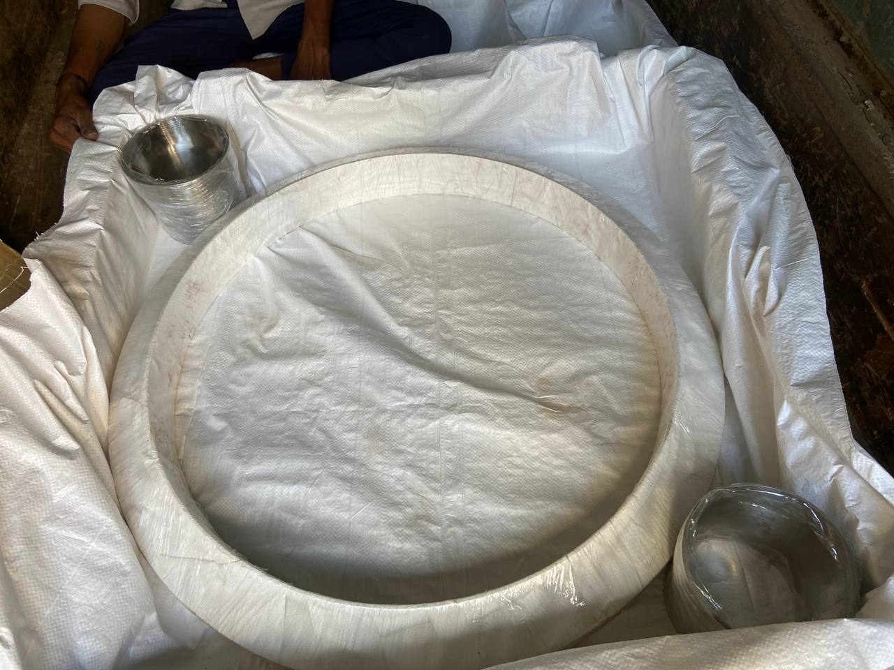 Very large diameter stainless steel flange packed in non-woven polypropylene bag for export — Tesco Steel & Engineering India international shipping