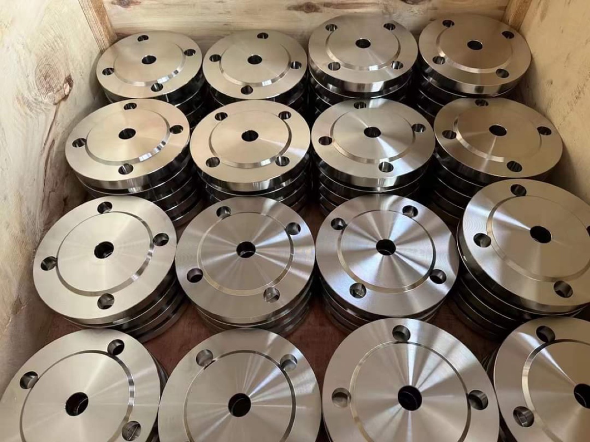 Group of forged blind flanges ready for inspection and dispatch
